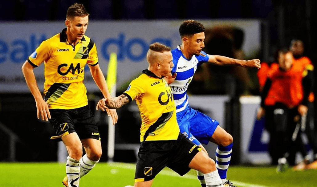 他在此次比 他在此次比